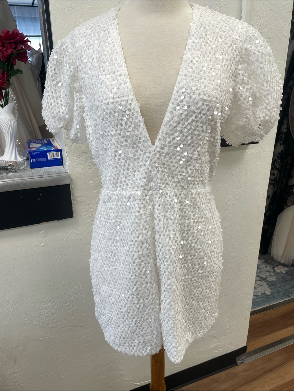 By Watters Fizz sz 8